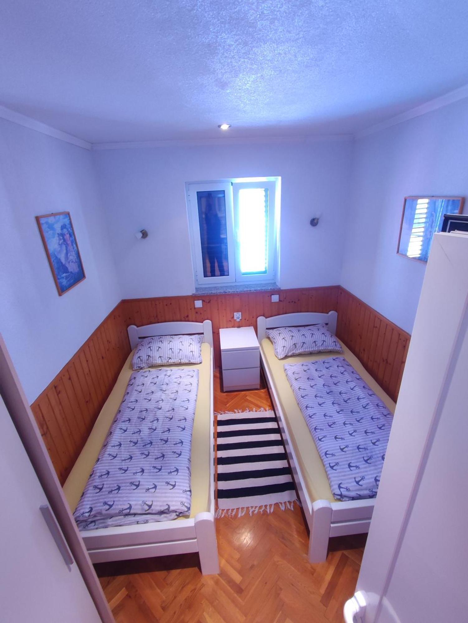 M&r Apartma *